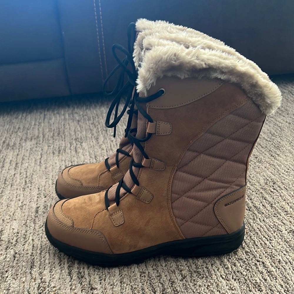 Columbia Tan Winter Boots Size 10